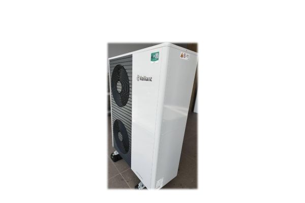 Air-to-water heat pump system aroTHERM plus